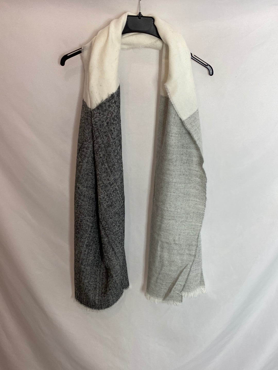 OTRAS. Fular jaspeado. TU