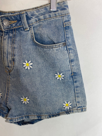 KIABI. Pantalones vaquero corto. T.XS