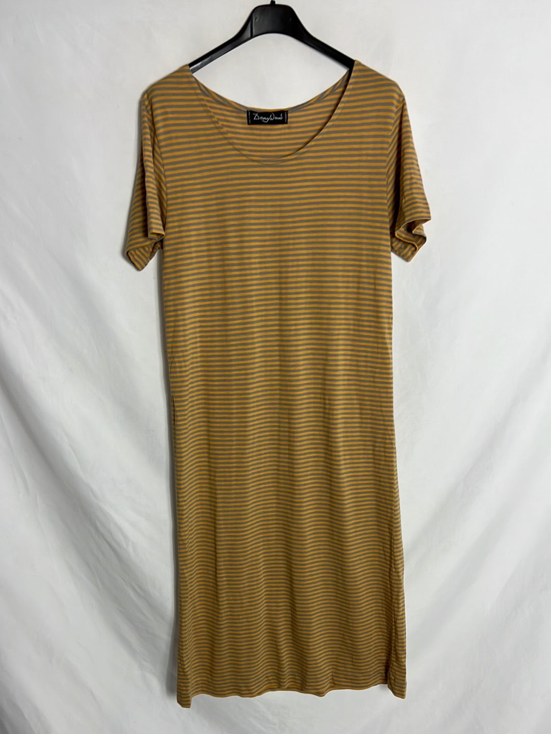 DENY WOOD. Vestido midi pegado rayas. T.L