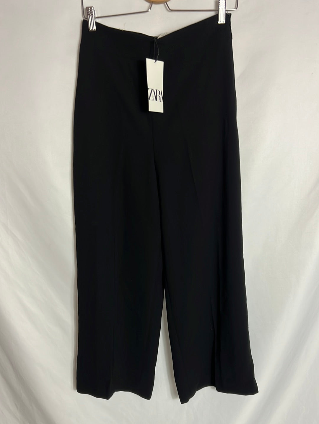 ZARA. Pantalón culotte negro pinzas. T S