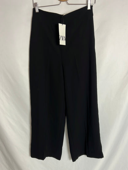 ZARA. Pantalón culotte negro pinzas. T S