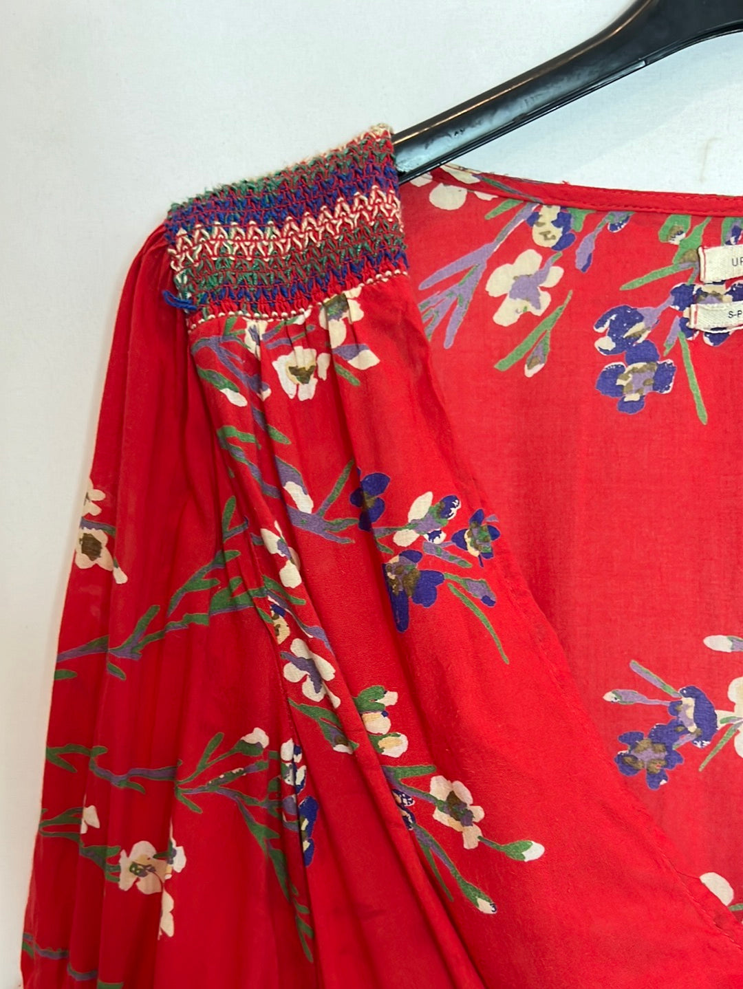 URBAN OUTFITTERS. Red floral ruched top. TS