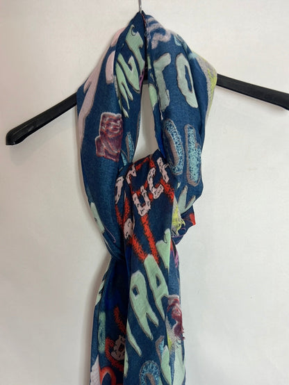 OTRAS. Fular azul frases