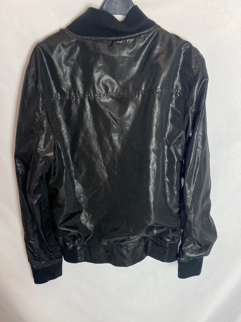 ZOO YORK. Bomber jacket impermeable negra. T.M