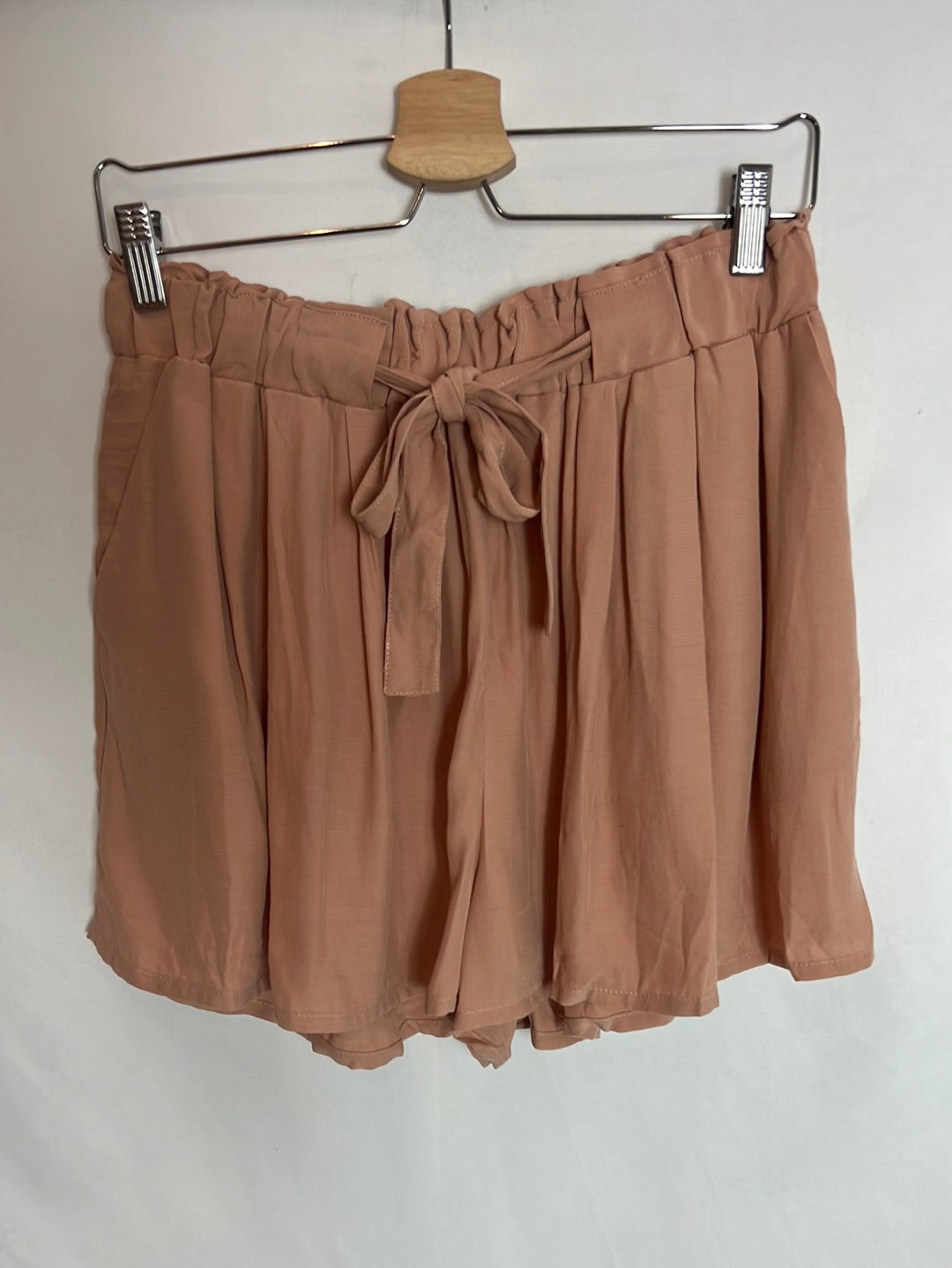H&amp;M. Pink shorts size 38
