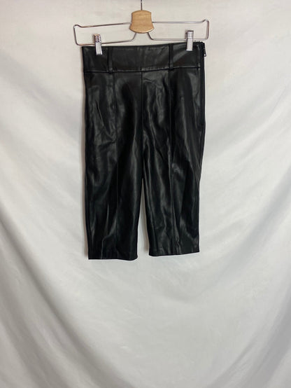 SFERA. Black faux leather Bermuda shorts. TS
