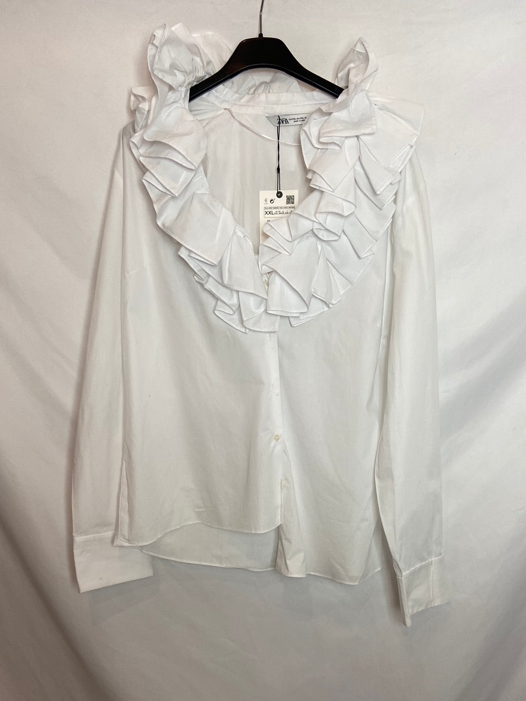 ZARA. White blouse with ruffles, size XXL