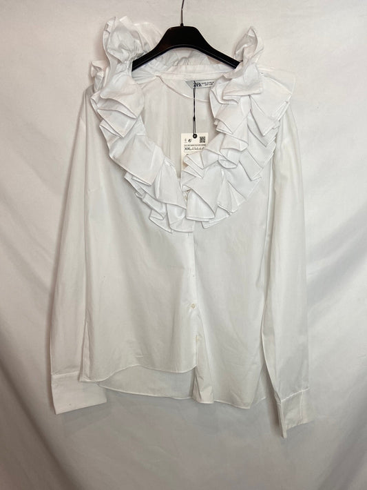 ZARA. Blusa blanca con volantes T.XXL