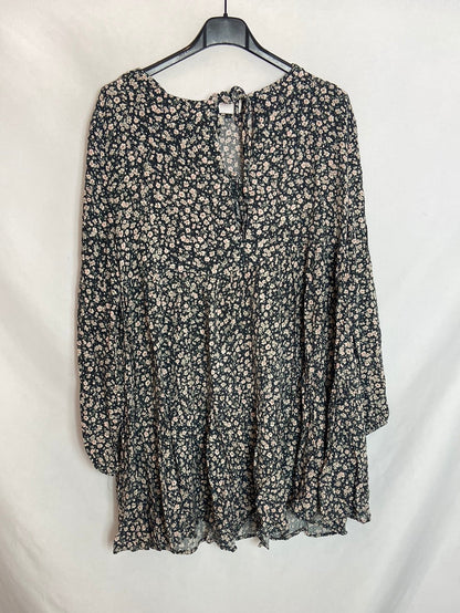 PULL & BEAR. Vestido corto flores T.S