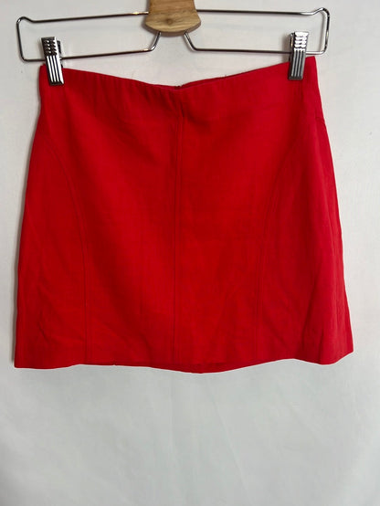ZARA. Falda corta roja efecto lino . T XS