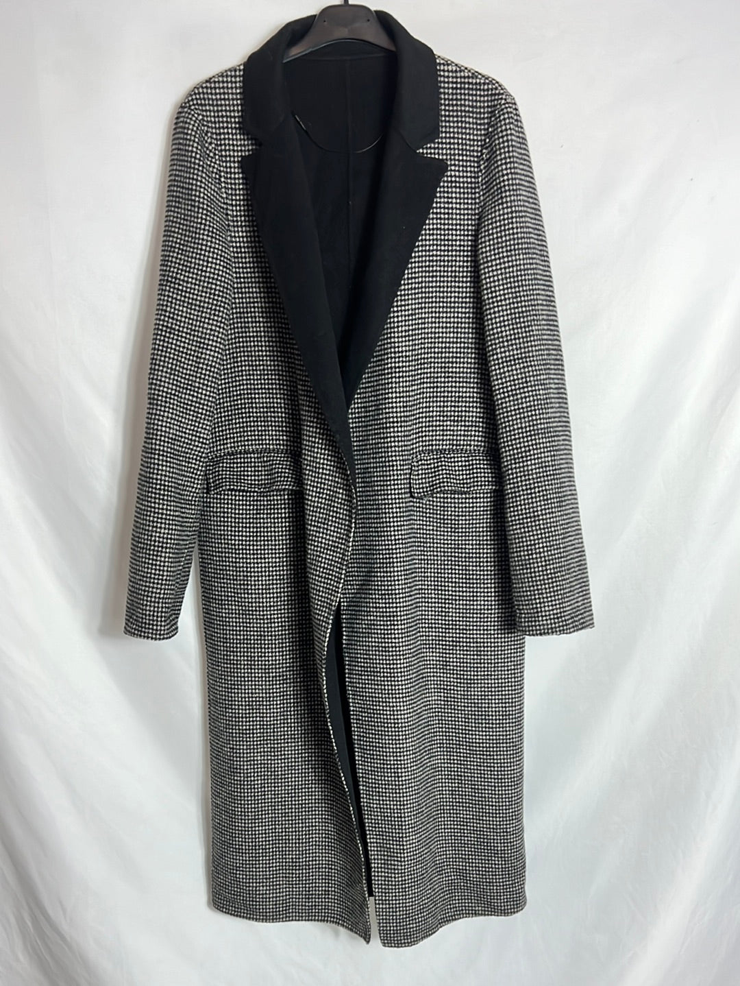 ZARA. Abrigo largo pata de gallo gris y negro. T S