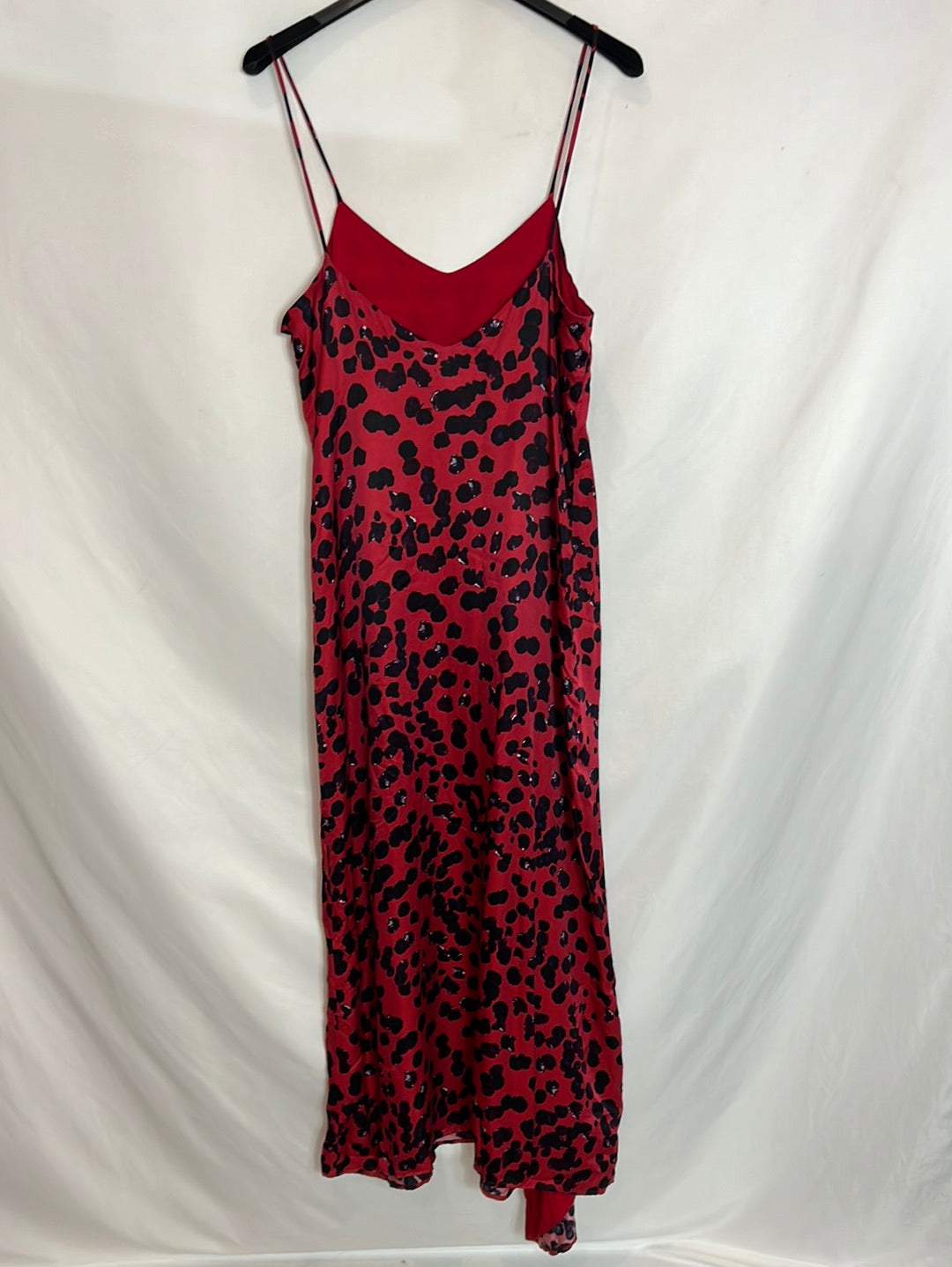 INTROPIA. Vestido midi recto rojo estampado. T 34