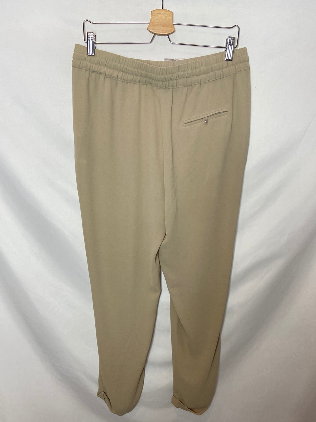ZARA. Pantalón fluido beige T. XL