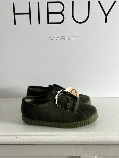 PISAMONAS. Green suede lace-up sneakers. Size 26