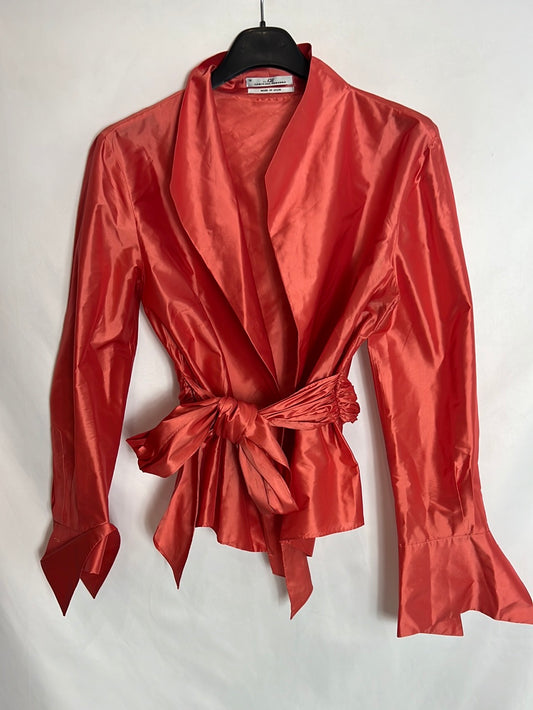 CAROLINA HERRERA. Pink satin blouse with bow. Size 14 (38)