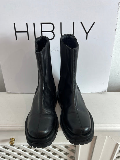 OTRAS. Botines suela track. T.37