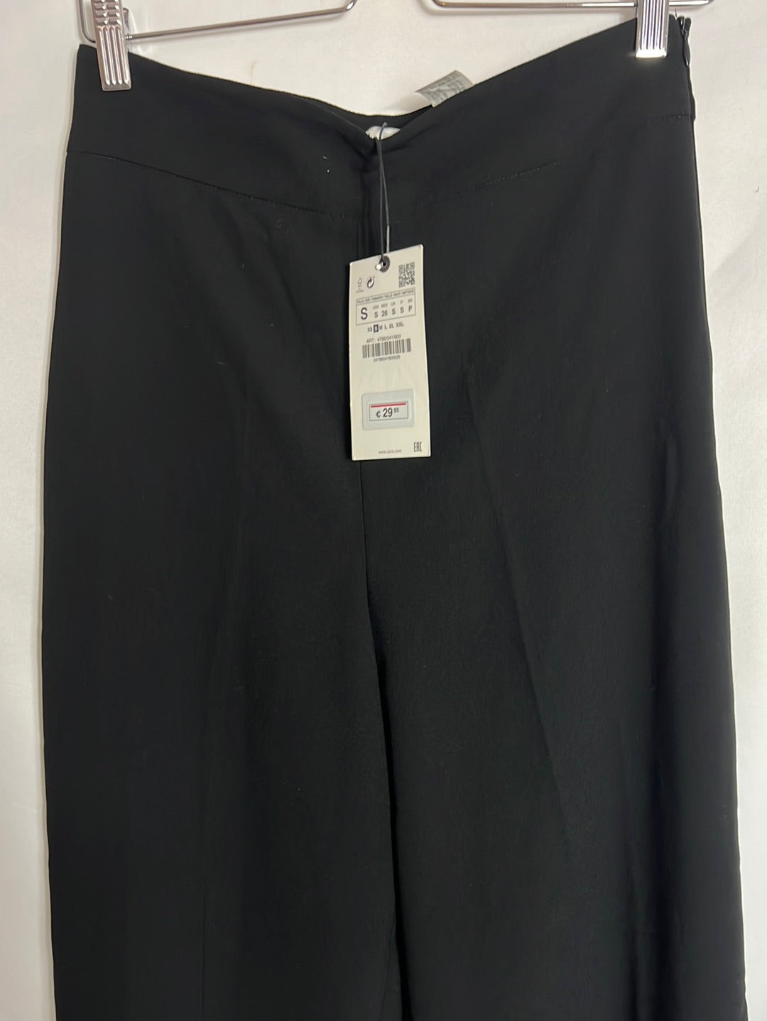 ZARA. Pantalón culotte negro pinzas. T S