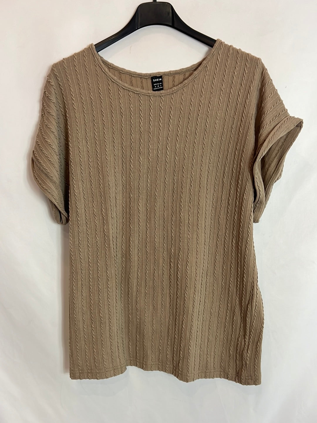 SHEIN. Camiseta beige ochos T.m