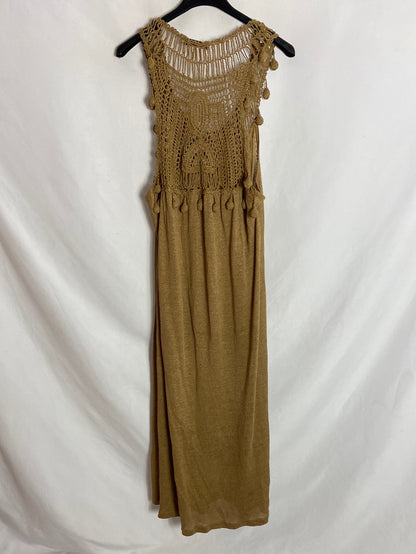 ZARA. Vestido midi punto con con detalles bordados . T.s