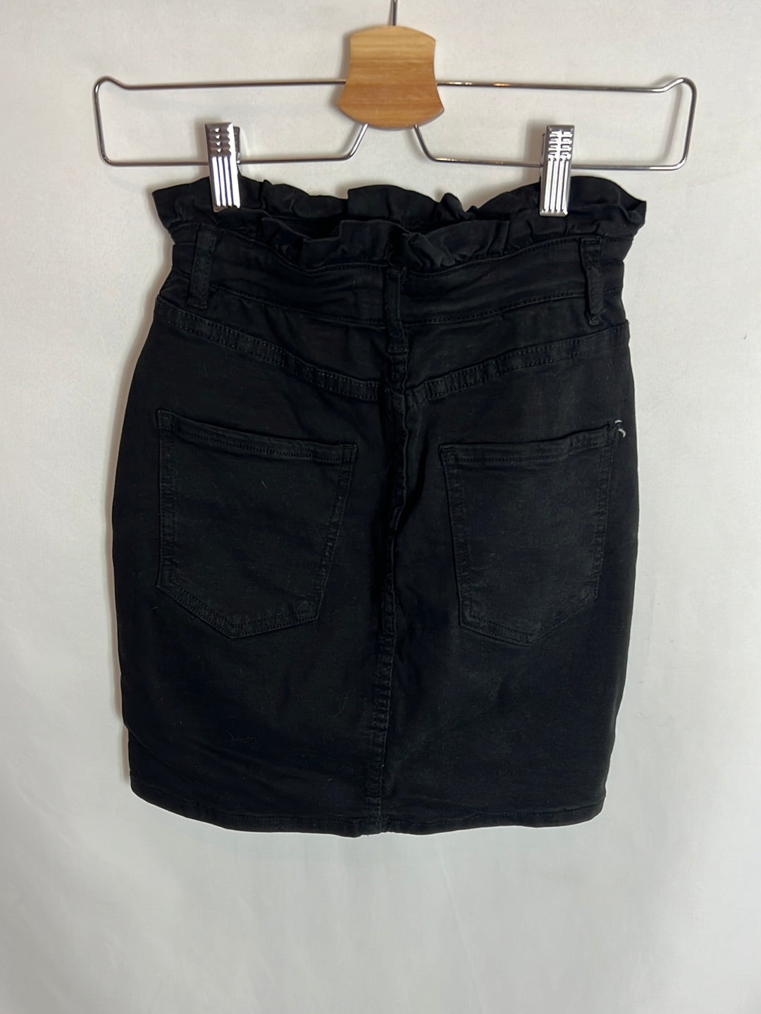 OTHERS. Black slouchy skirt size 34