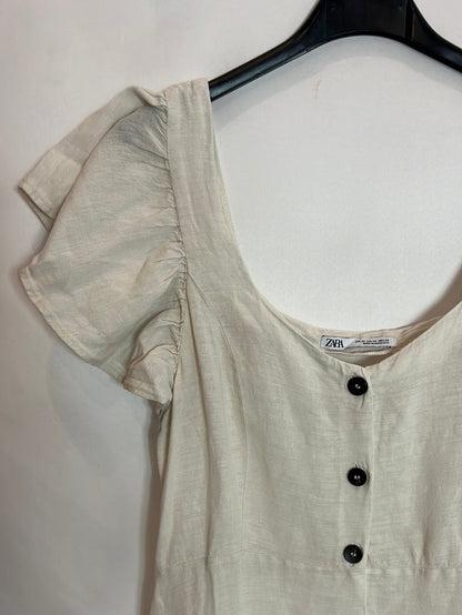ZARA. Vestido corto color crudo abotonado. T XS