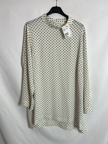 H&amp;M. White blouse with black polka dots. Size 46