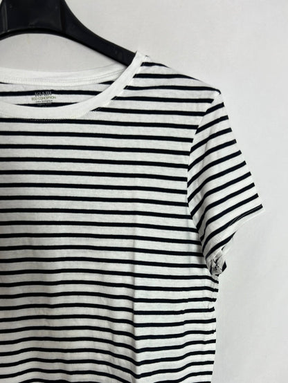 KIABI. Camiseta rayas blancas y azules. T M