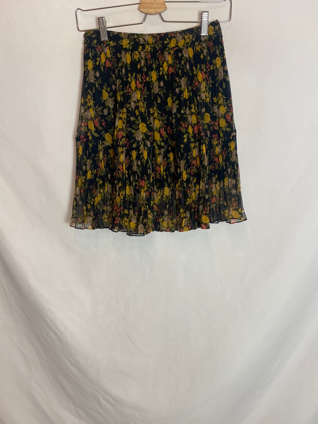 OTRAS. Falda mini volantes flores. T.36