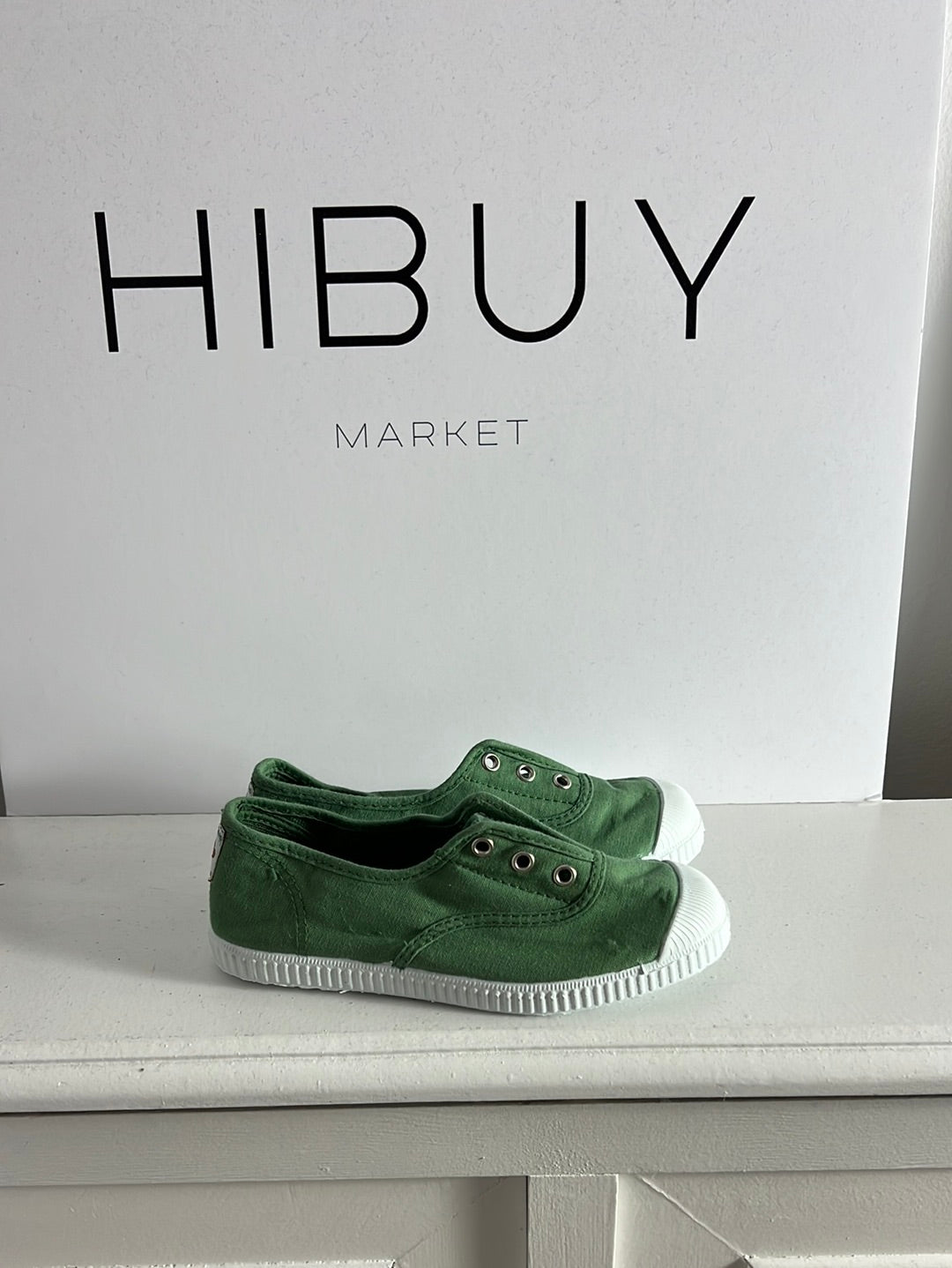 PISAMONAS. Green canvas sneakers with toe caps. Size 30