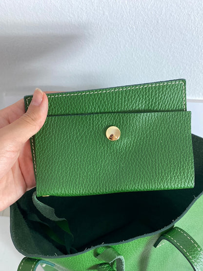 OTRAS. Bolso de hombro verde