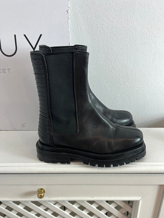 OTRAS. Botines suela track. T.37