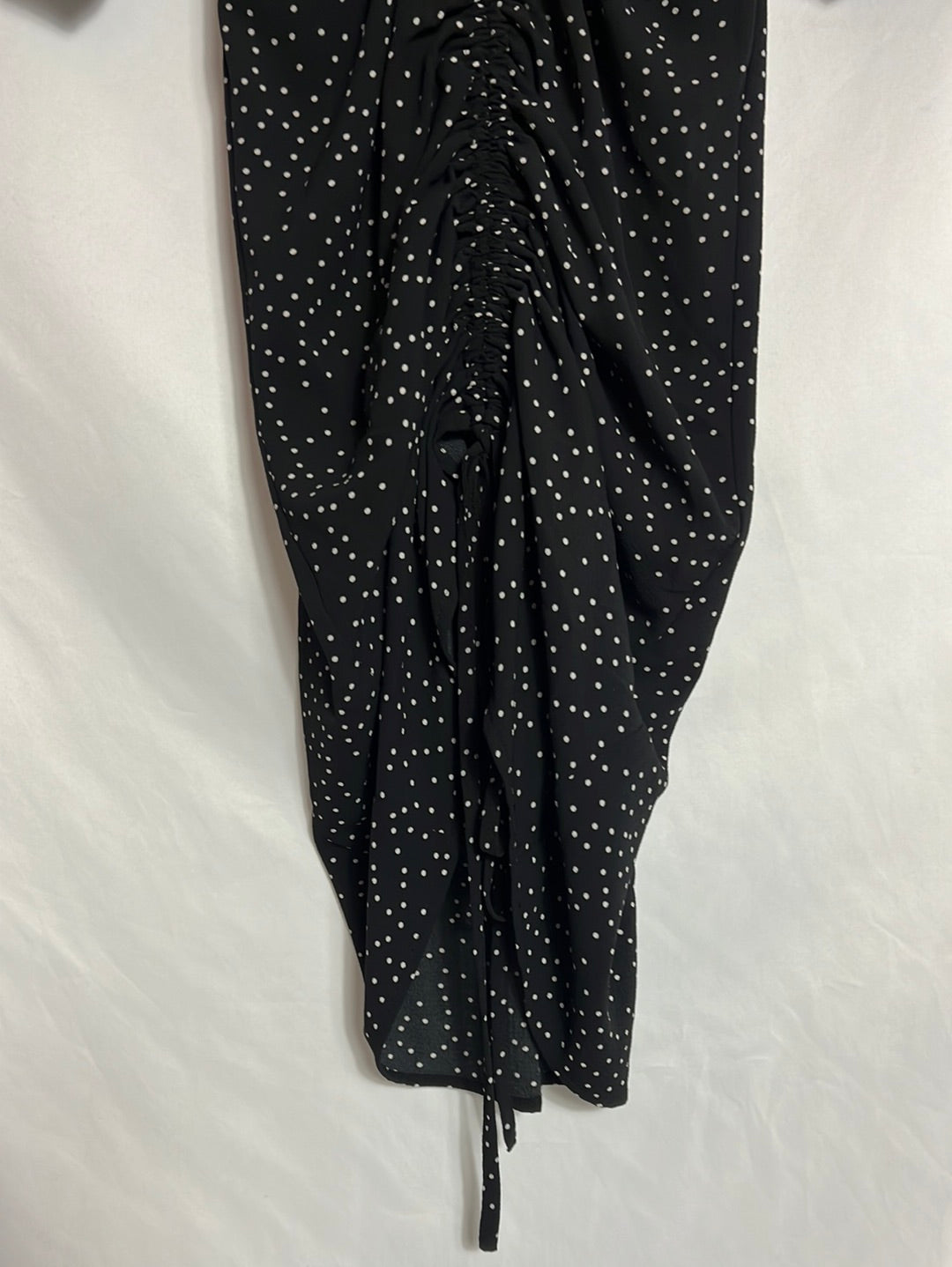 ZARA. Vestido negro lunares fruncidos. T XS
