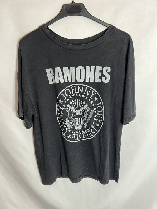 PULL&amp;BEAR. Black Ramones T-shirt