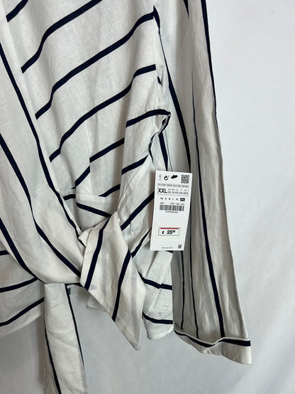 ZARA. Blusa blanca rayas lino lazada. T XXL