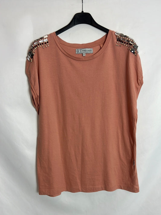 ROBERTO TORRETTA. Orange T-shirt with shoulder detail. Size 42