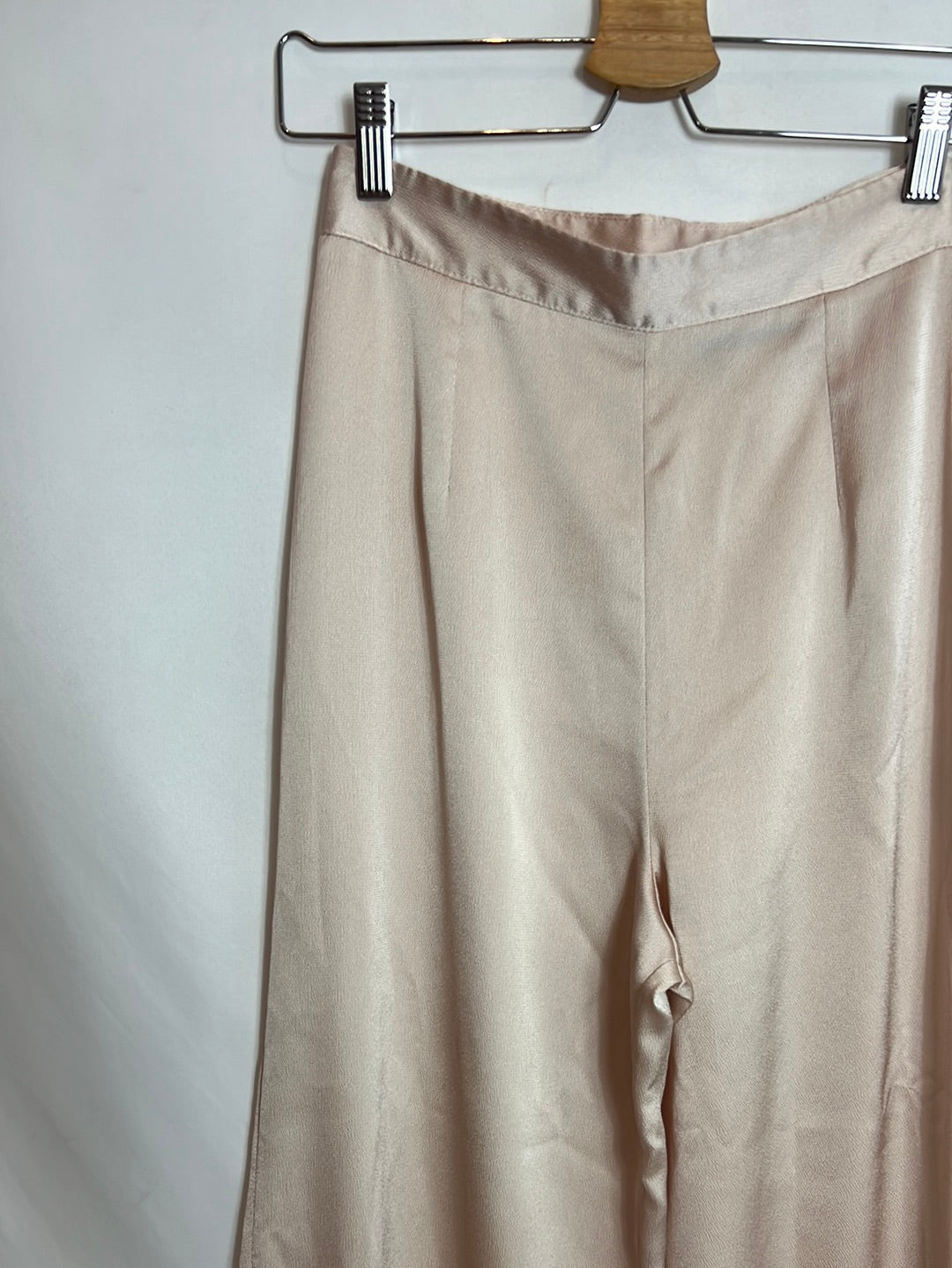ASOS. Pantalón palazzo rosa satinado. T 36