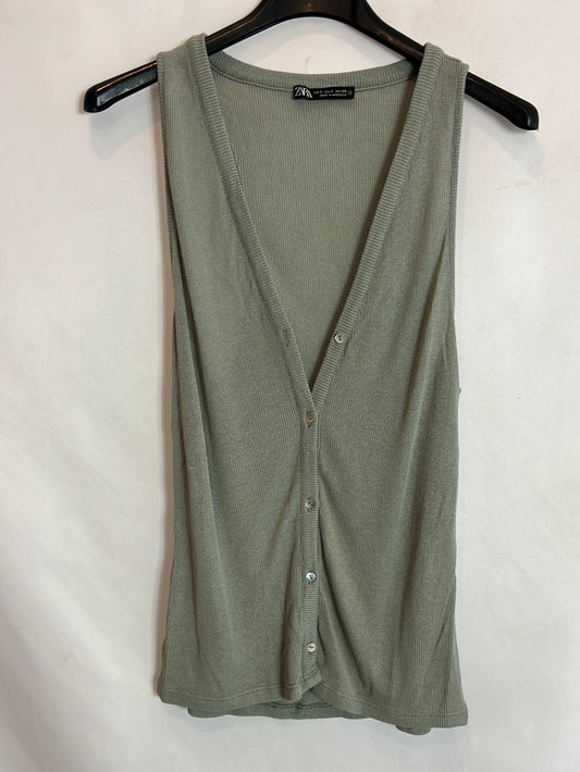 ZARA. Button-down ribbed top in muted green. TS