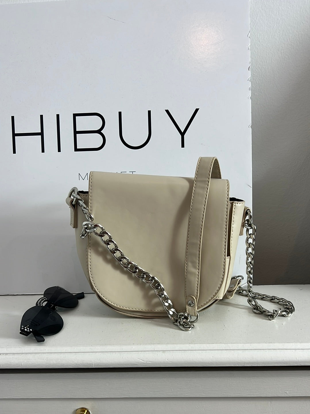 FOREVER 21. Beige oval bag