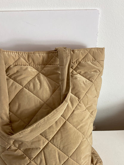 STRADIVARIUS. Bolso de hombro beige