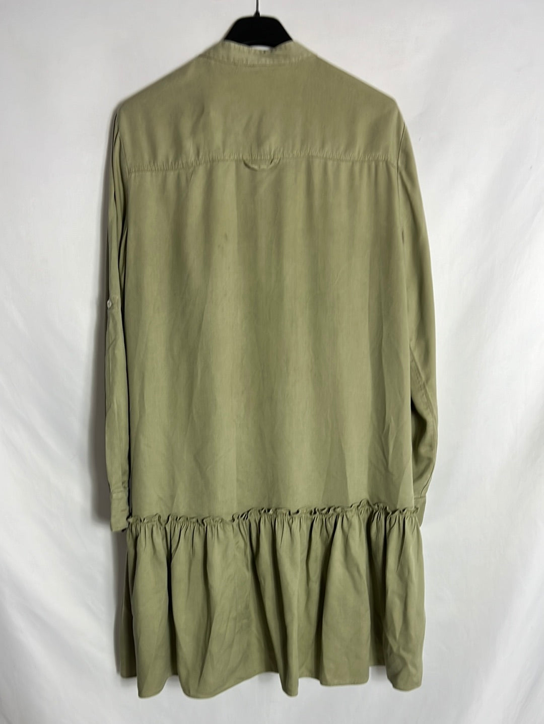 OTHERS. Short green dress with ruffles. TM