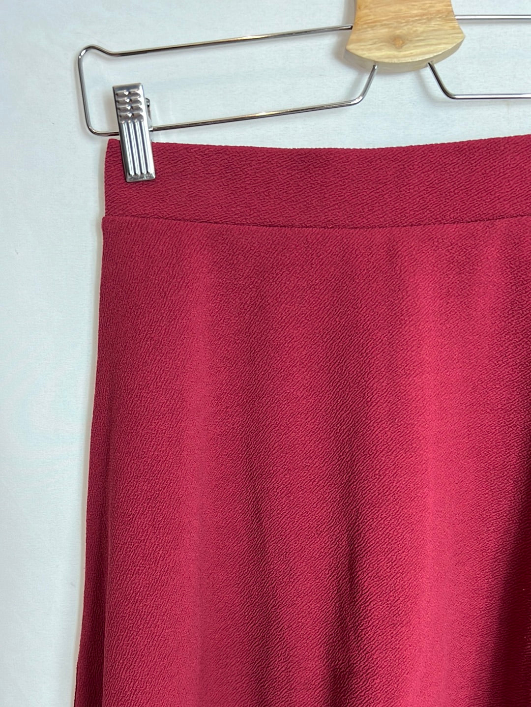LEFTIES. Falda burdeos elástica T.m
