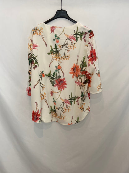 CORTEFIEL. Beige flower print blouse T. XXL