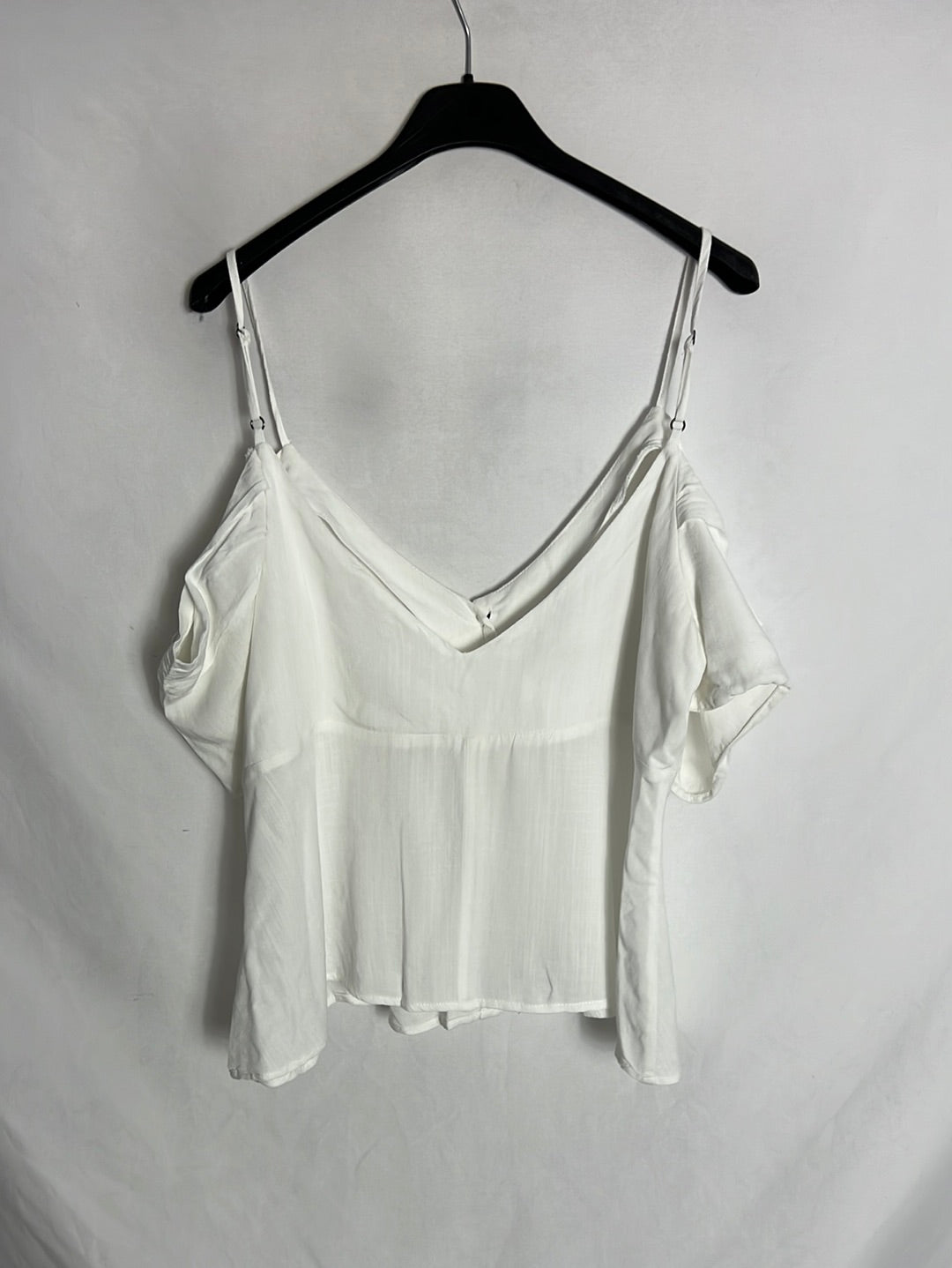 MULAYA. Top blanco fluido botones. T L