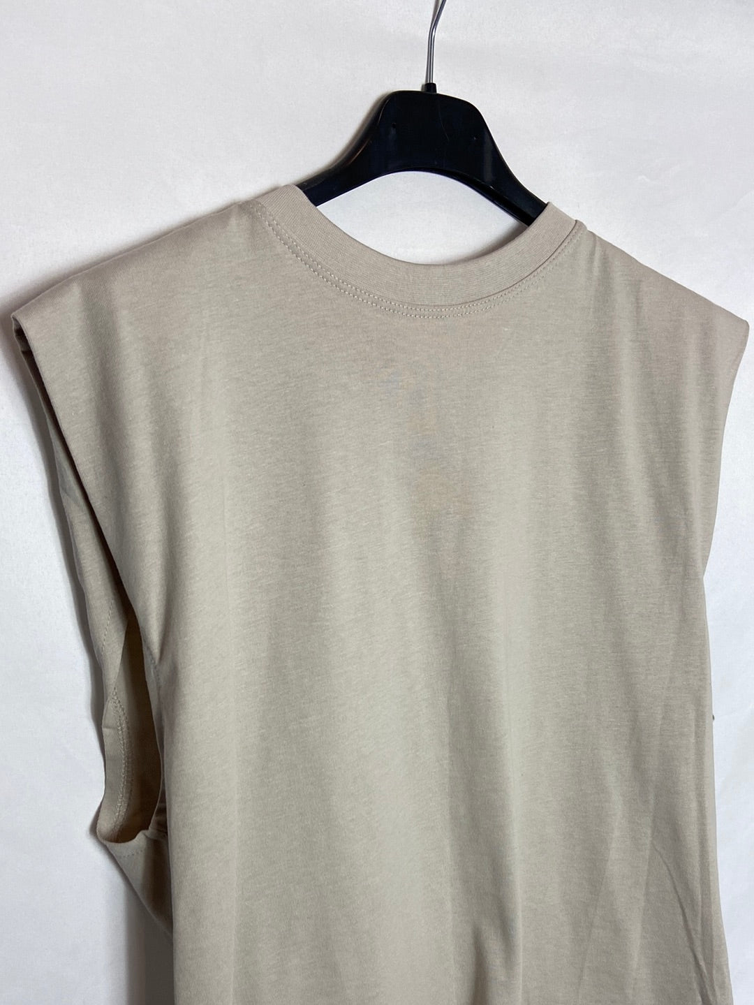 H&amp;M. Beige tank top. T.XS