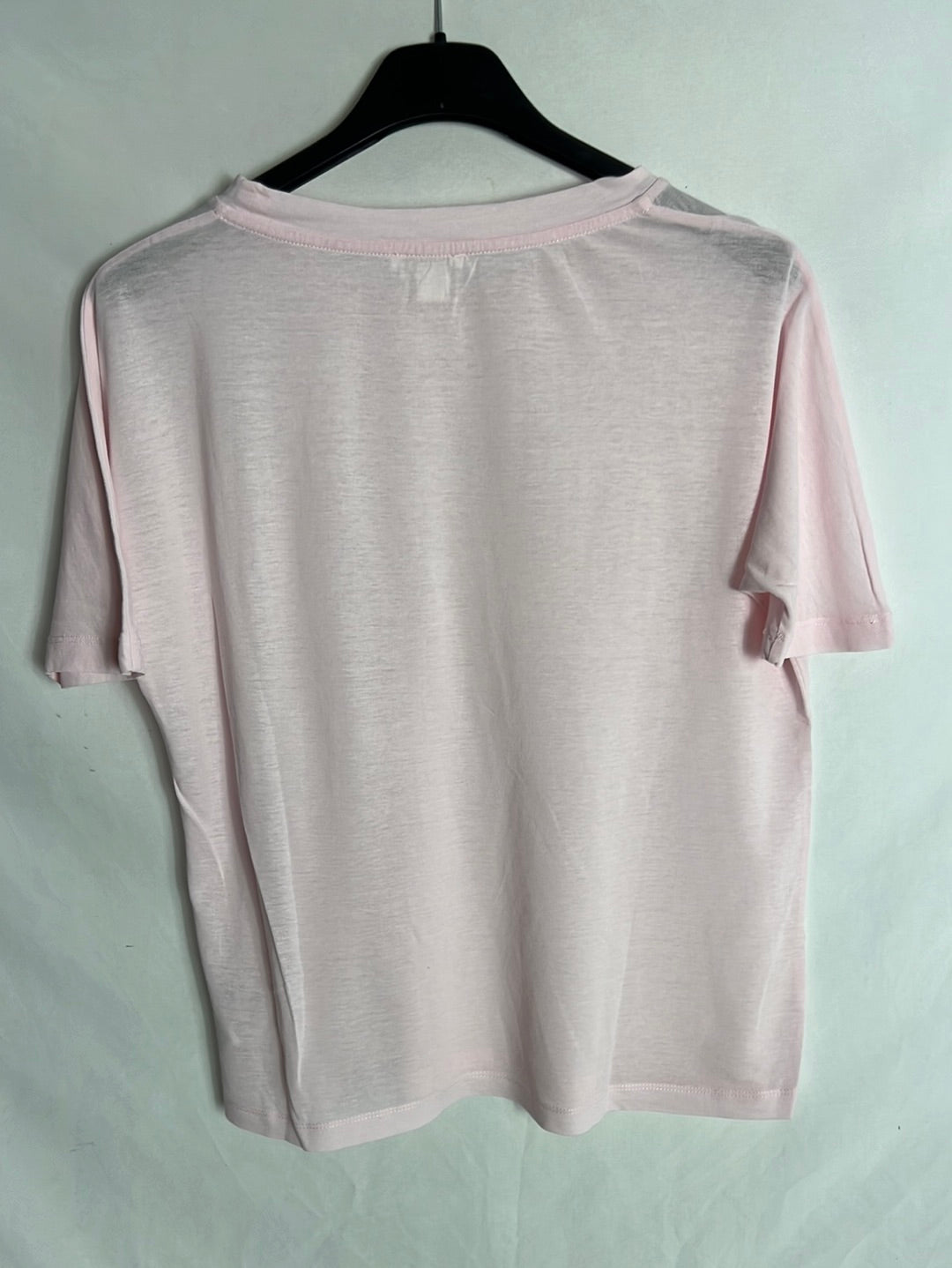 COS. Camiseta rosa claro textura. T S