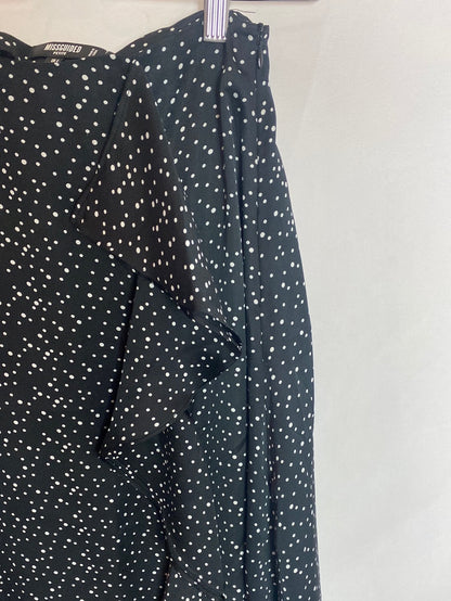MISSGUIDED. Falda midi lunares. T.32(petite)