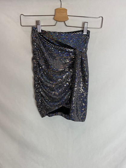 BERSHKA. Falda corta lentejuelas. T.XS