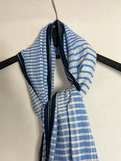 ZARA. Pañuelo azul rayas