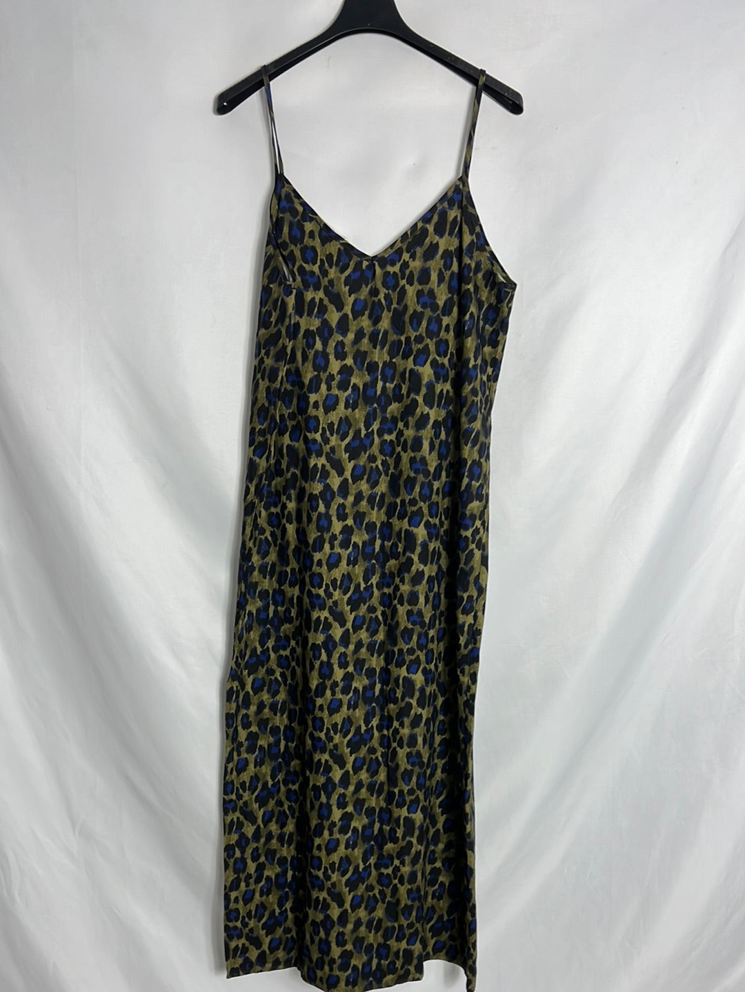 TARANTELA. Vestido midi verde animal print. T S