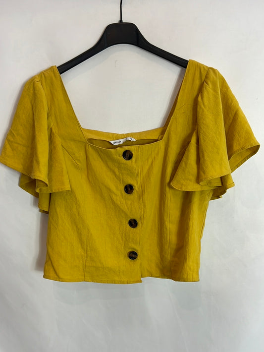 LEFTIES. Yellow button-down top